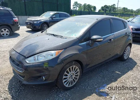 2015 Ford Fiesta Titanium из США, поврежденный, VIN 3FADP4FJXFM101708